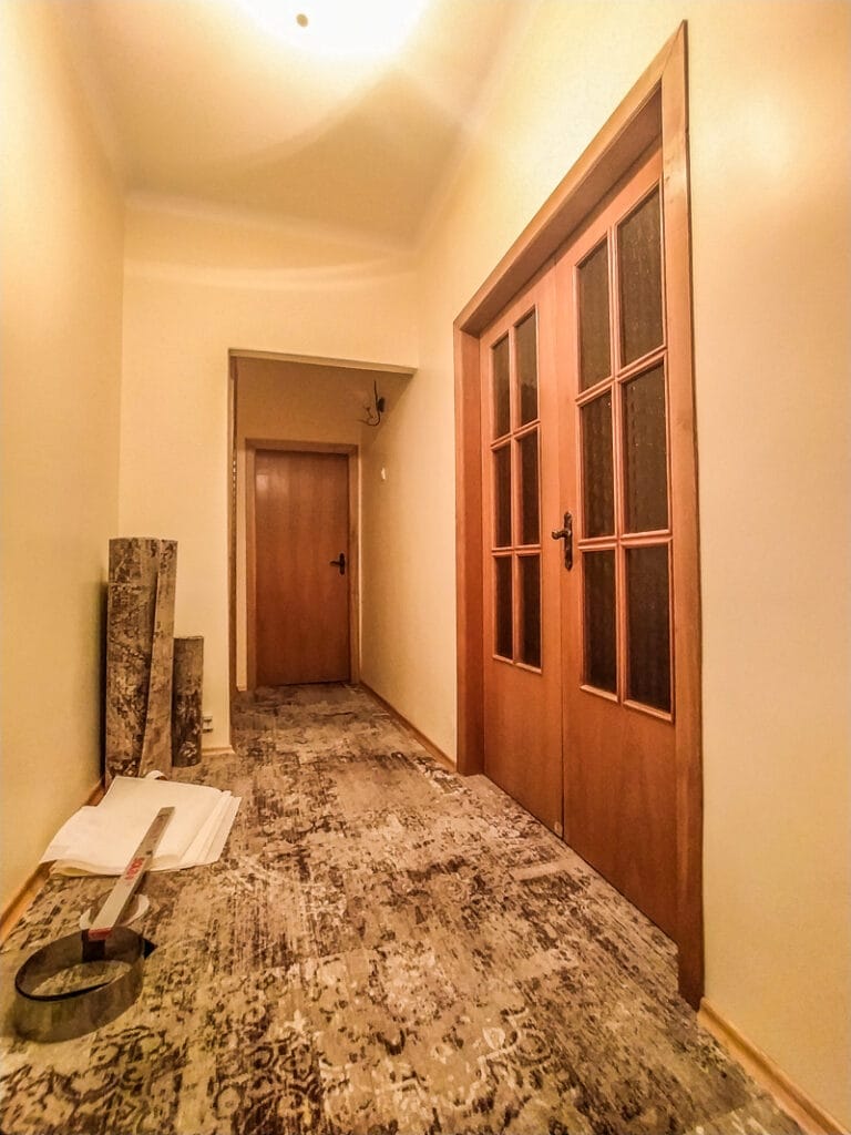 Kiliminės dangos klojimas bute, Goštauto g. Vilniuje