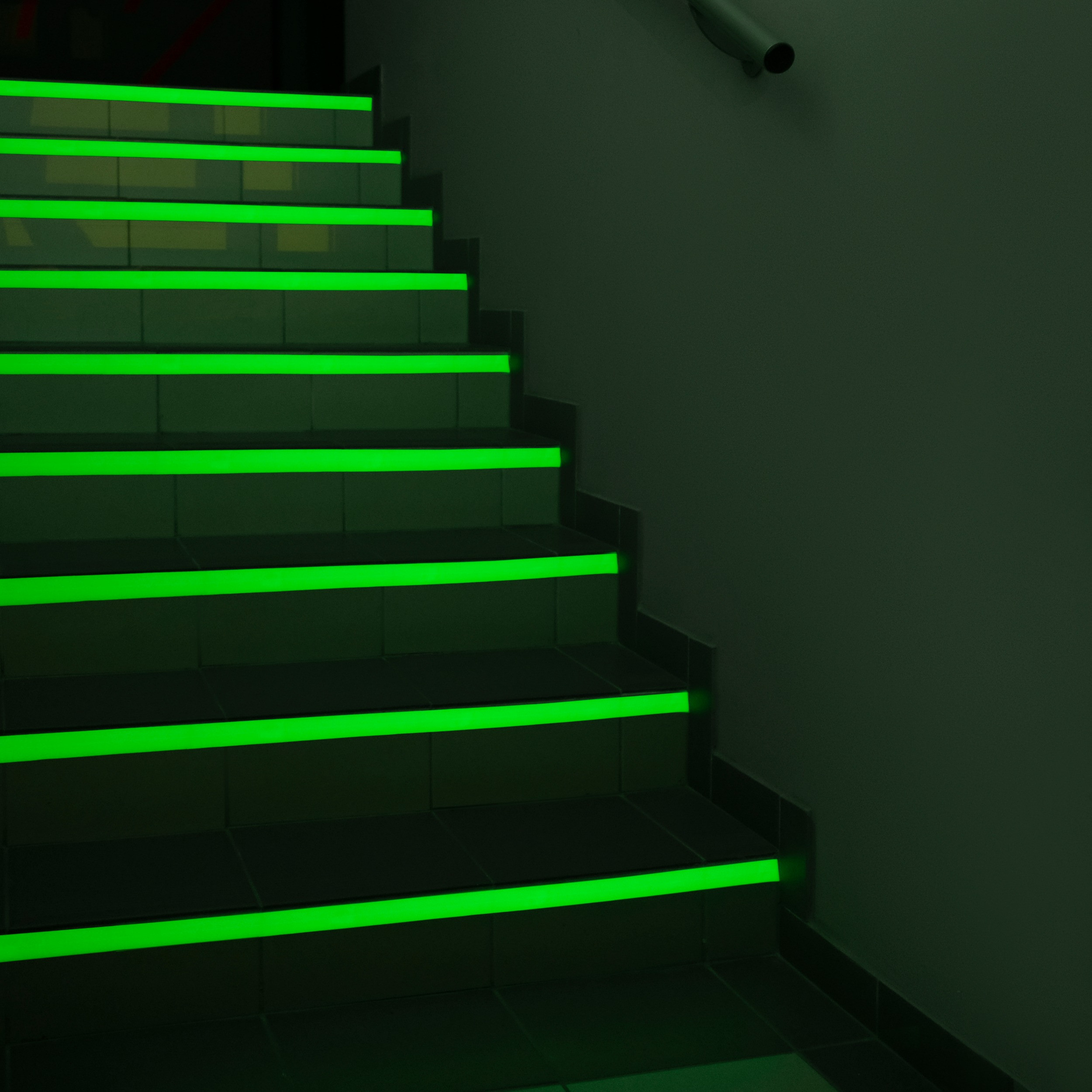 Lipni fluorescencinė PVC juosta 2 galerijos paveikslėlis